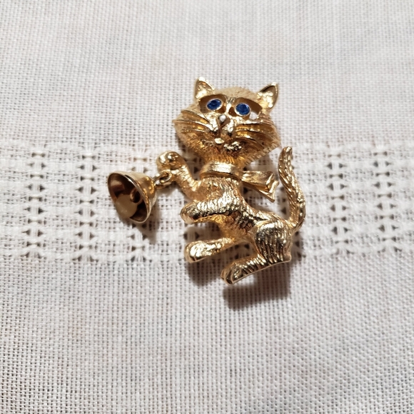 Vintage Avon "Frisky Kitty" Goldtone brooch - Picture 2 of 3